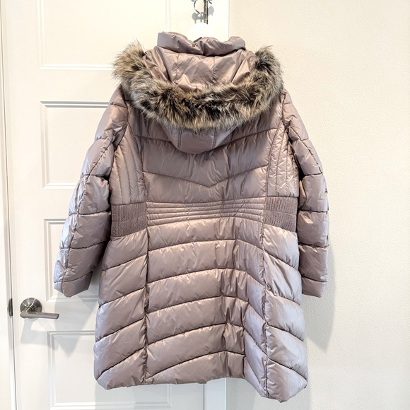 Plus Size Winter Coat - Picture 4 of 9